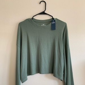 NWT Hollister green cropped sweater
